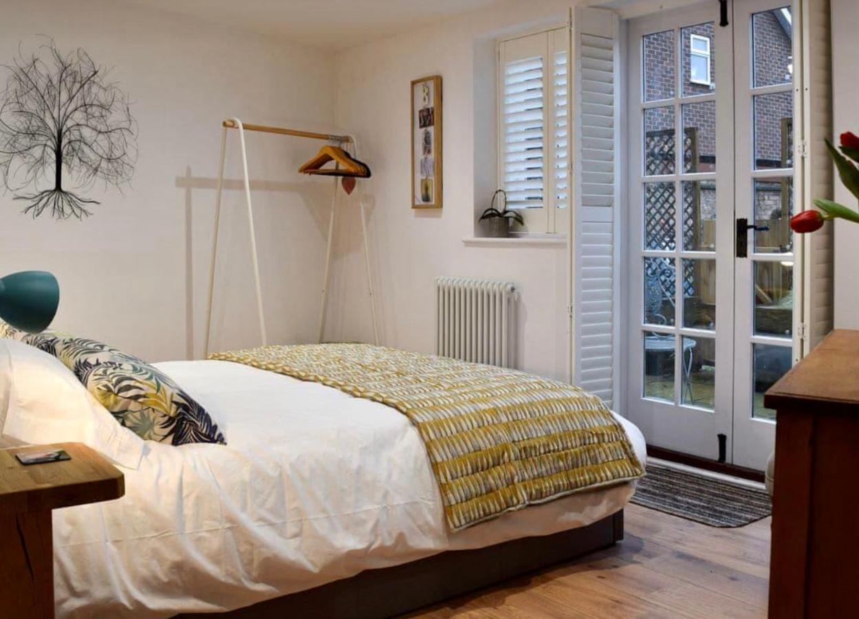 The Snug Entire Home Sleeps 2, Stratford Upon Avon Shottery エクステリア 写真