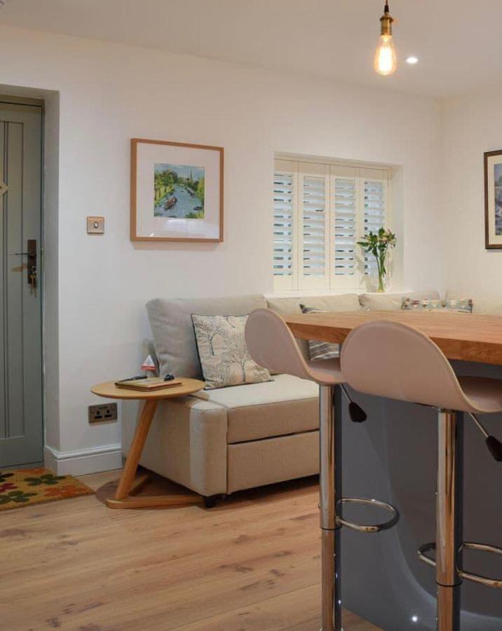 The Snug Entire Home Sleeps 2, Stratford Upon Avon Shottery エクステリア 写真