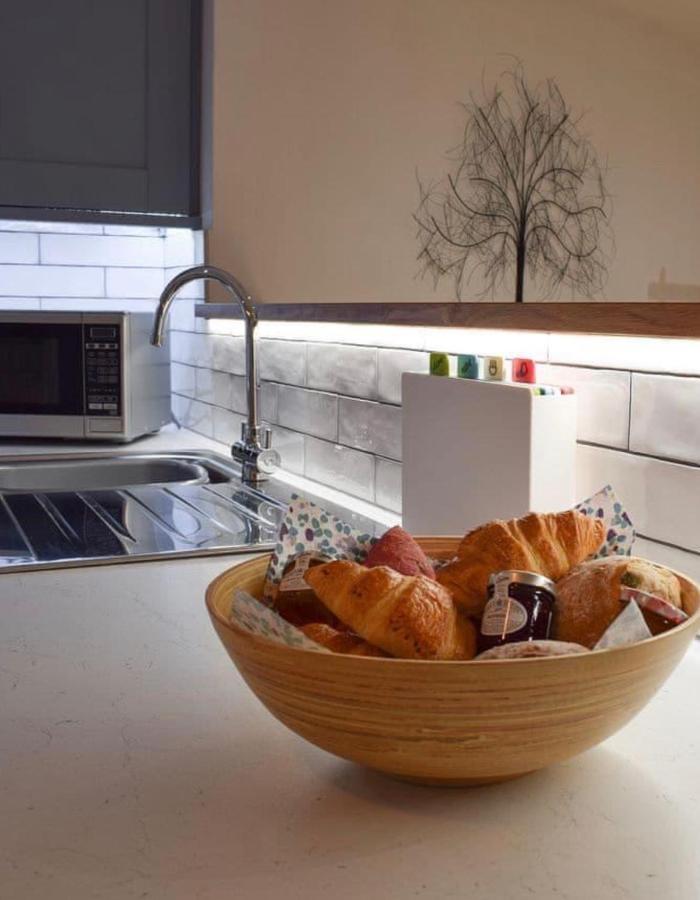 The Snug Entire Home Sleeps 2, Stratford Upon Avon Shottery エクステリア 写真