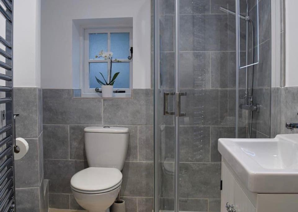 The Snug Entire Home Sleeps 2, Stratford Upon Avon Shottery エクステリア 写真